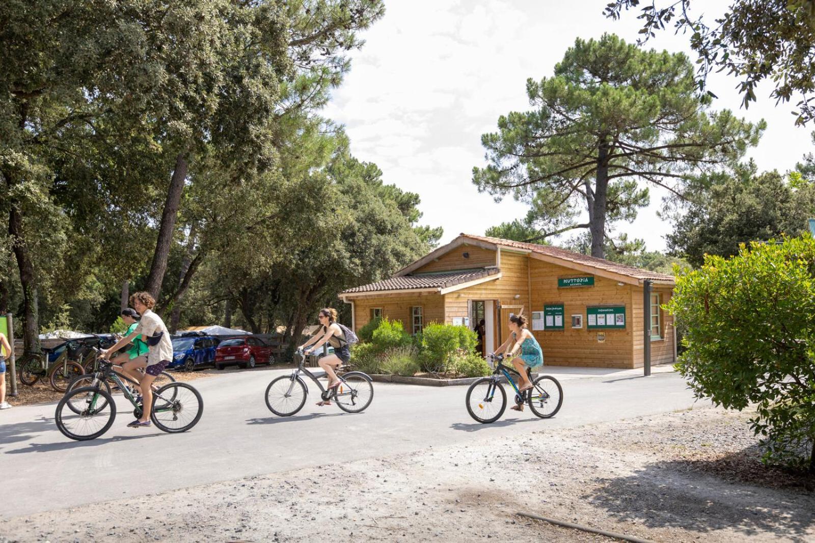 Huttopia Oleron Les Chenes Verts Dolus d'Oléron Exteriör bild